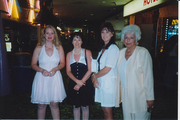 mom_059